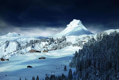 Ski,Bus, Hotel edita, Erholung, entspannen, Urlaub, Berge, Bodenseenähe, Allgäu, Aktiv im Winter, abholen, Service, Skigebiet, Österreich, Après Ski, Planung, alles dabei, Damüls-Mellau, Scheidegg